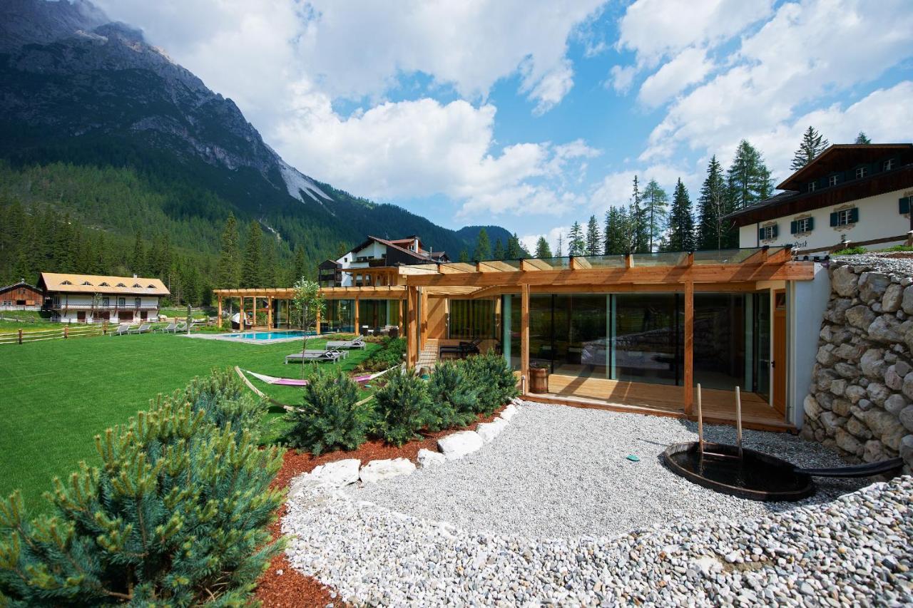 Hotel Dolomitenhof & Chalet Alte Post Sexten Екстер'єр фото