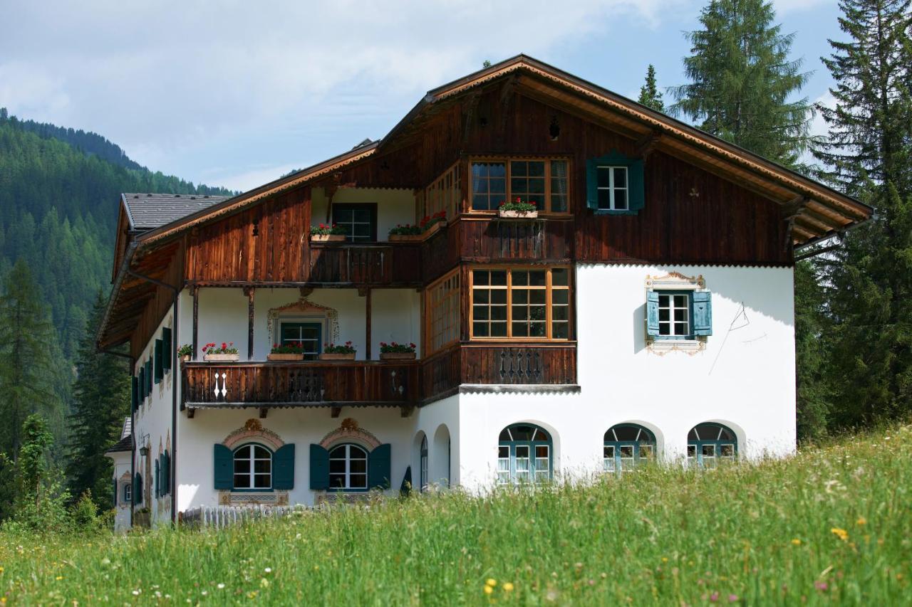 Hotel Dolomitenhof & Chalet Alte Post Sexten Екстер'єр фото