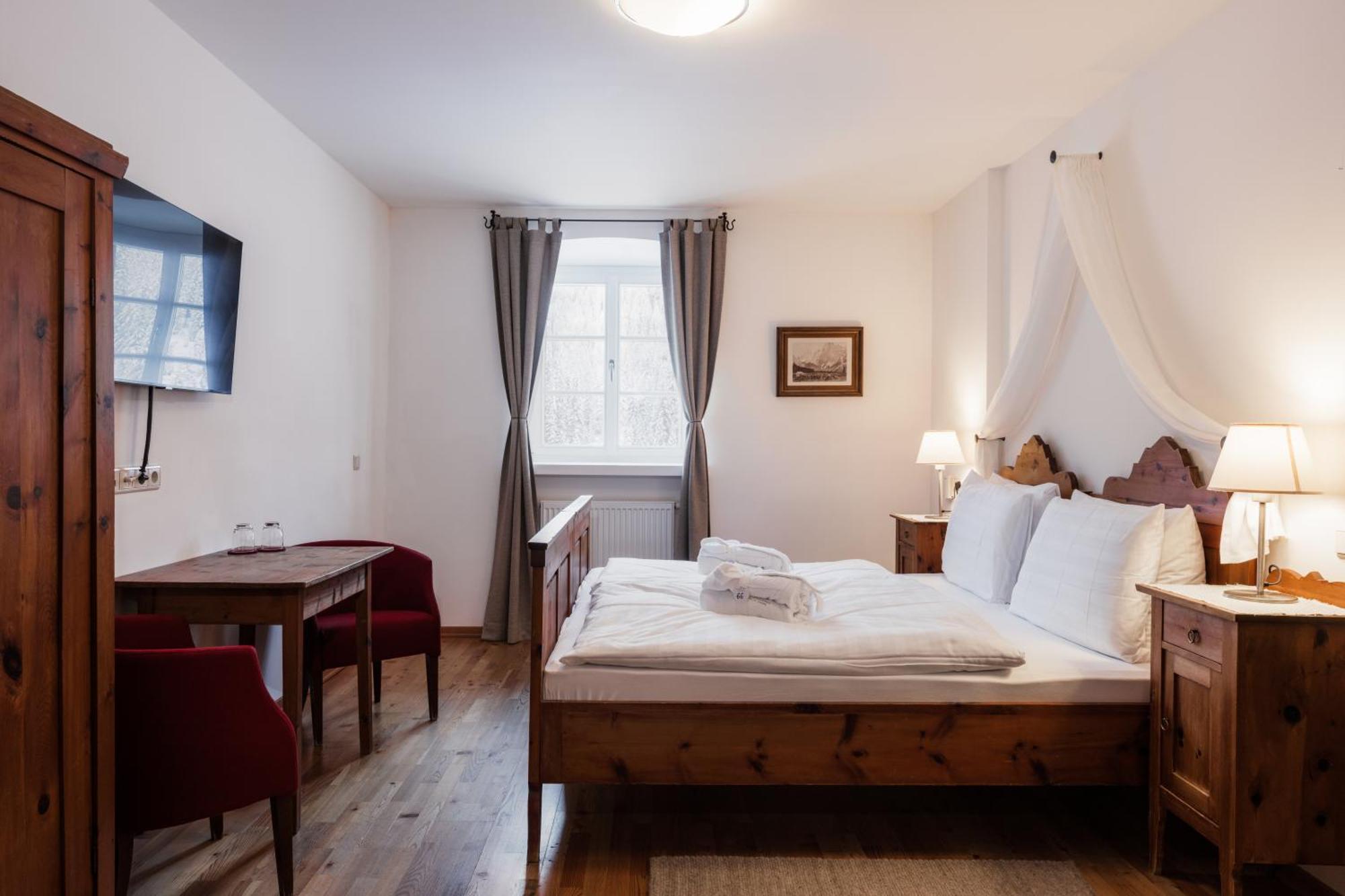 Hotel Dolomitenhof & Chalet Alte Post Sexten Екстер'єр фото