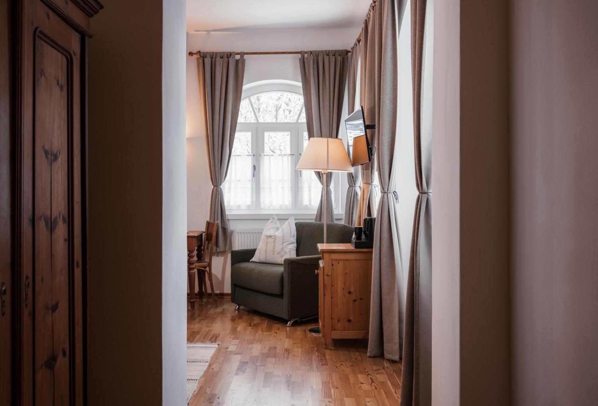 Hotel Dolomitenhof & Chalet Alte Post Sexten Екстер'єр фото