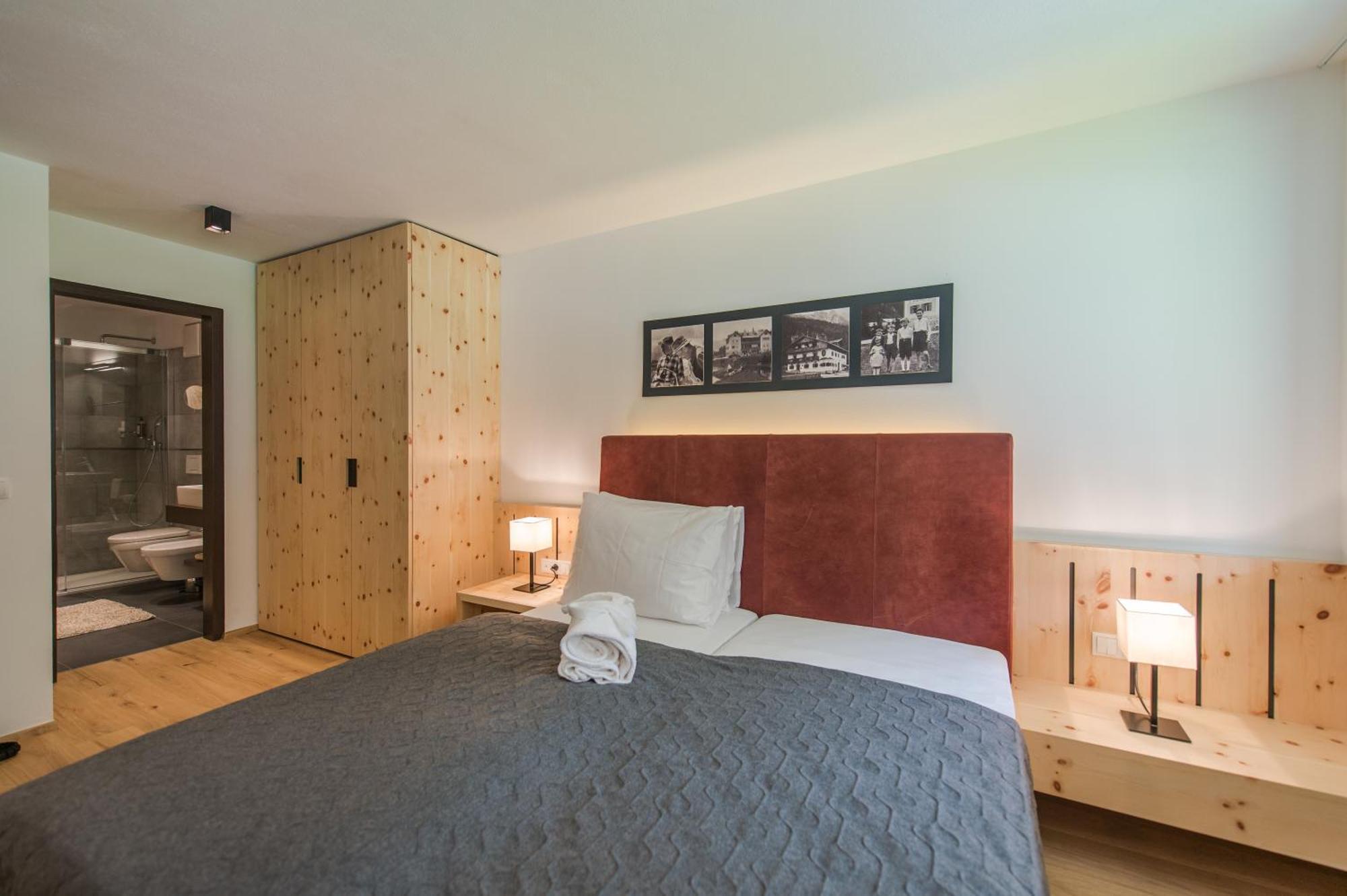 Hotel Dolomitenhof & Chalet Alte Post Sexten Номер фото