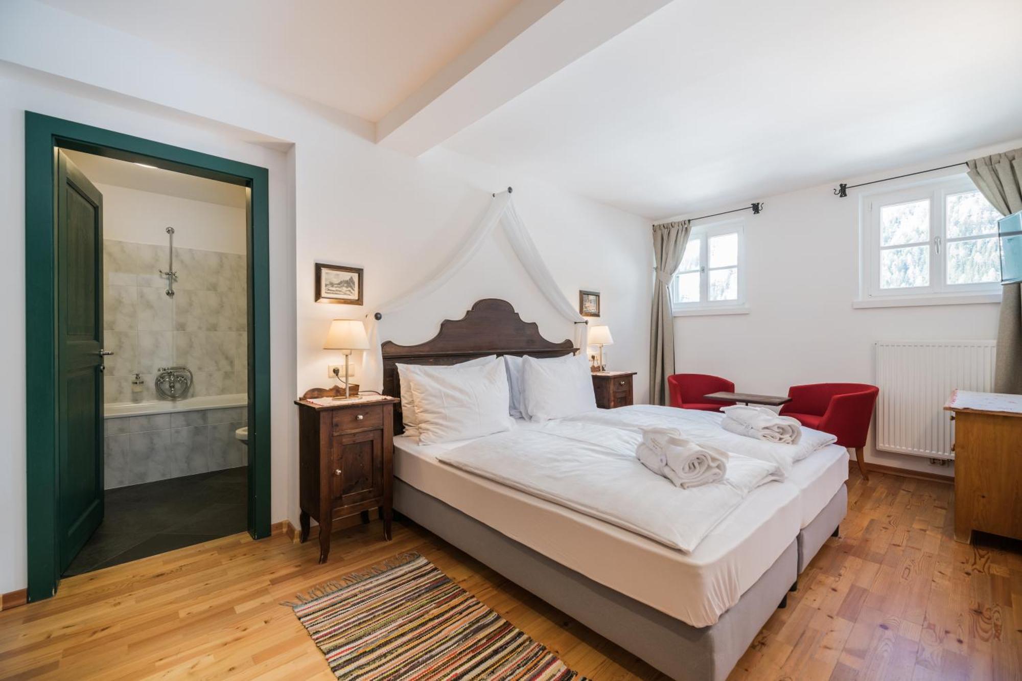 Hotel Dolomitenhof & Chalet Alte Post Sexten Екстер'єр фото