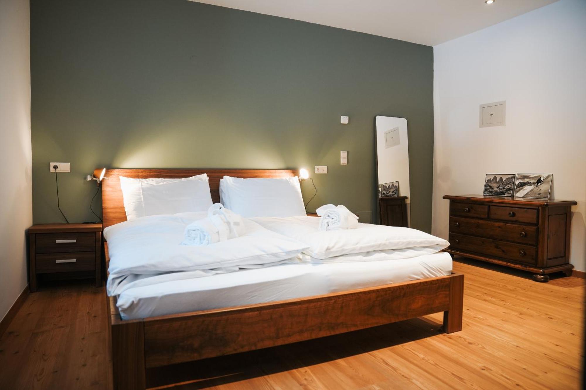 Hotel Dolomitenhof & Chalet Alte Post Sexten Екстер'єр фото
