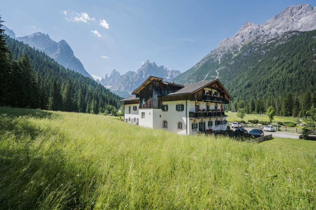 Hotel Dolomitenhof & Chalet Alte Post Sexten Екстер'єр фото